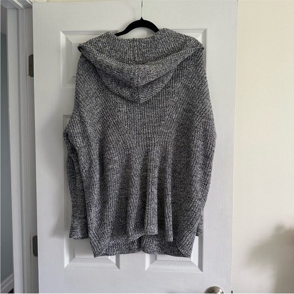 Size L Victoria's Secret Hooded Cable Knit Sweater Cardigan Gray - Picture 3 of 4